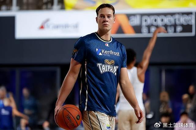 开云体育入口-拒绝摆烂！新疆男篮签下2米06顶级大外援，本赛季NBL场均砍18+7|门内加|劳森|朱旭航|吴冠希|李炎哲_新浪体育_新浪新闻