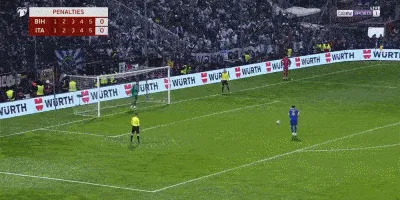 开云-点球大战第一轮，塔希罗维奇罚进，皮奥打飞！