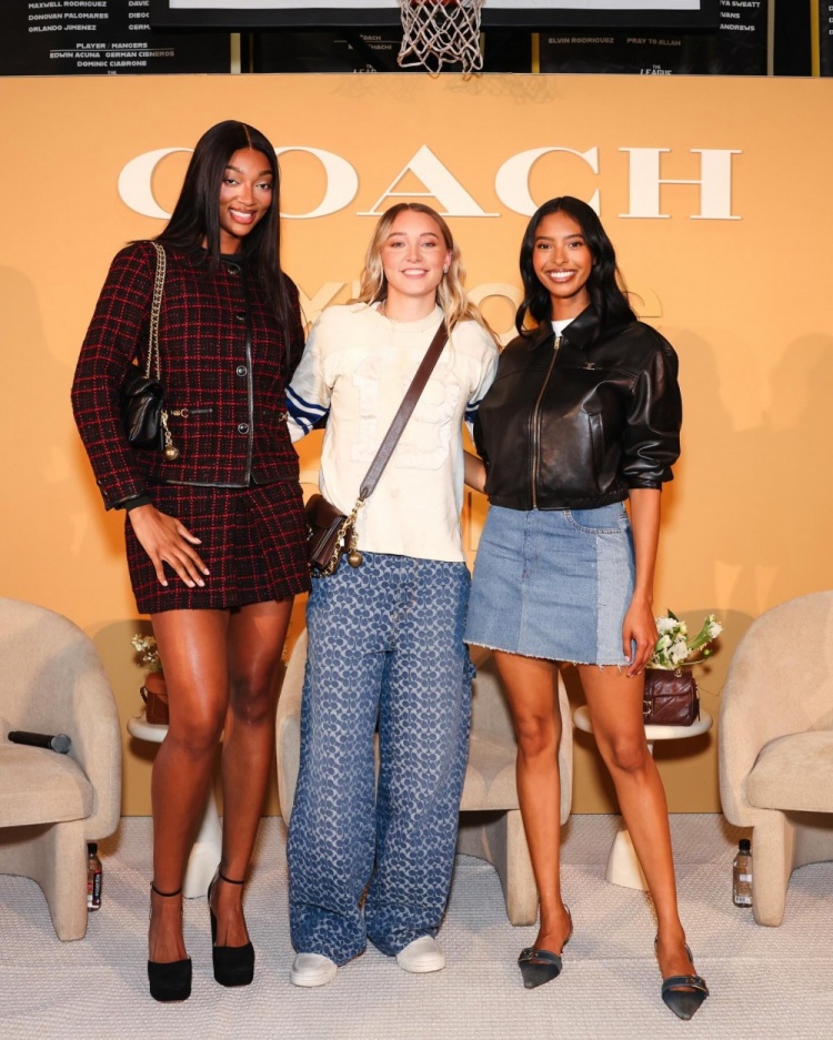 开云官网-娜塔莉亚·布莱恩特晒工作照！作为主持人参与佩奇&amp;里斯访谈节目